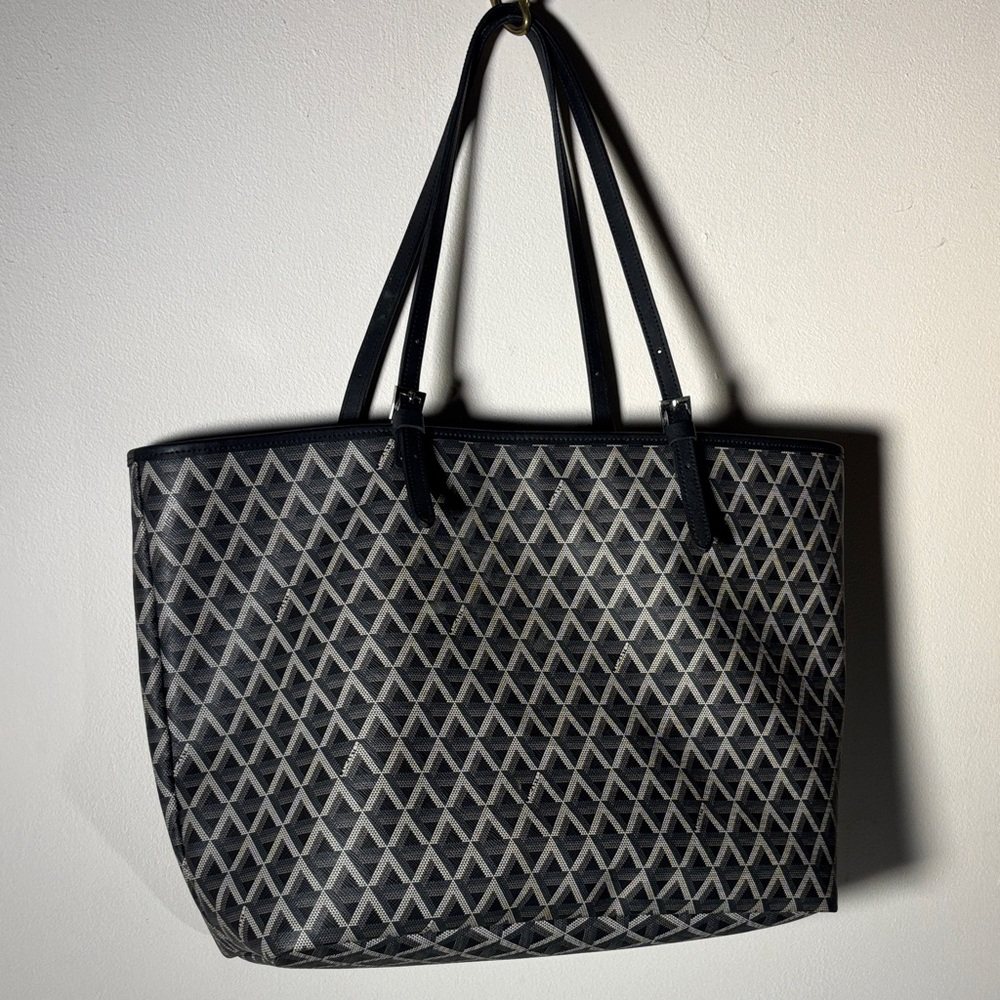 Elegant Black and Gray Geometric Tote